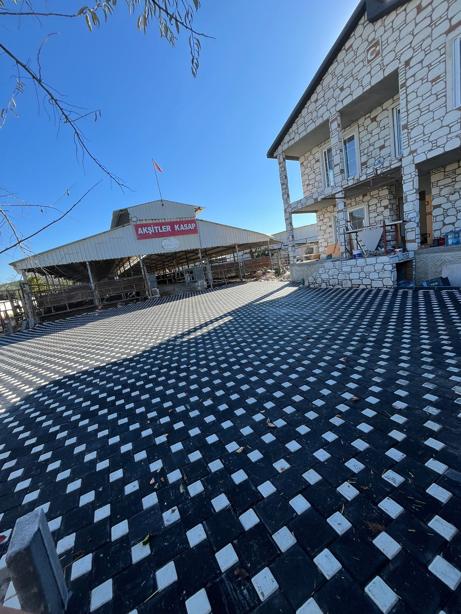 izmir kilit parke tasi haziran 12